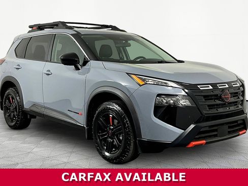 Used 2026 Nissan Rogue SV AWD/4WD image 3