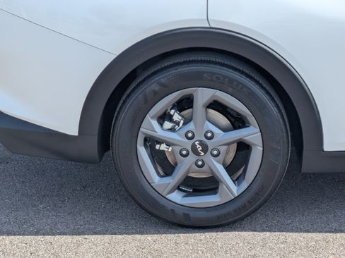 Certified 2025 Kia K4 FWD image 9