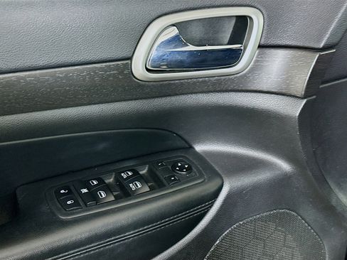 Used 2018 Jeep Grand Cherokee Laredo image 15