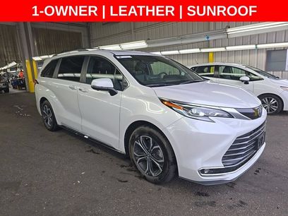 Used 2025 Toyota Sienna Platinum