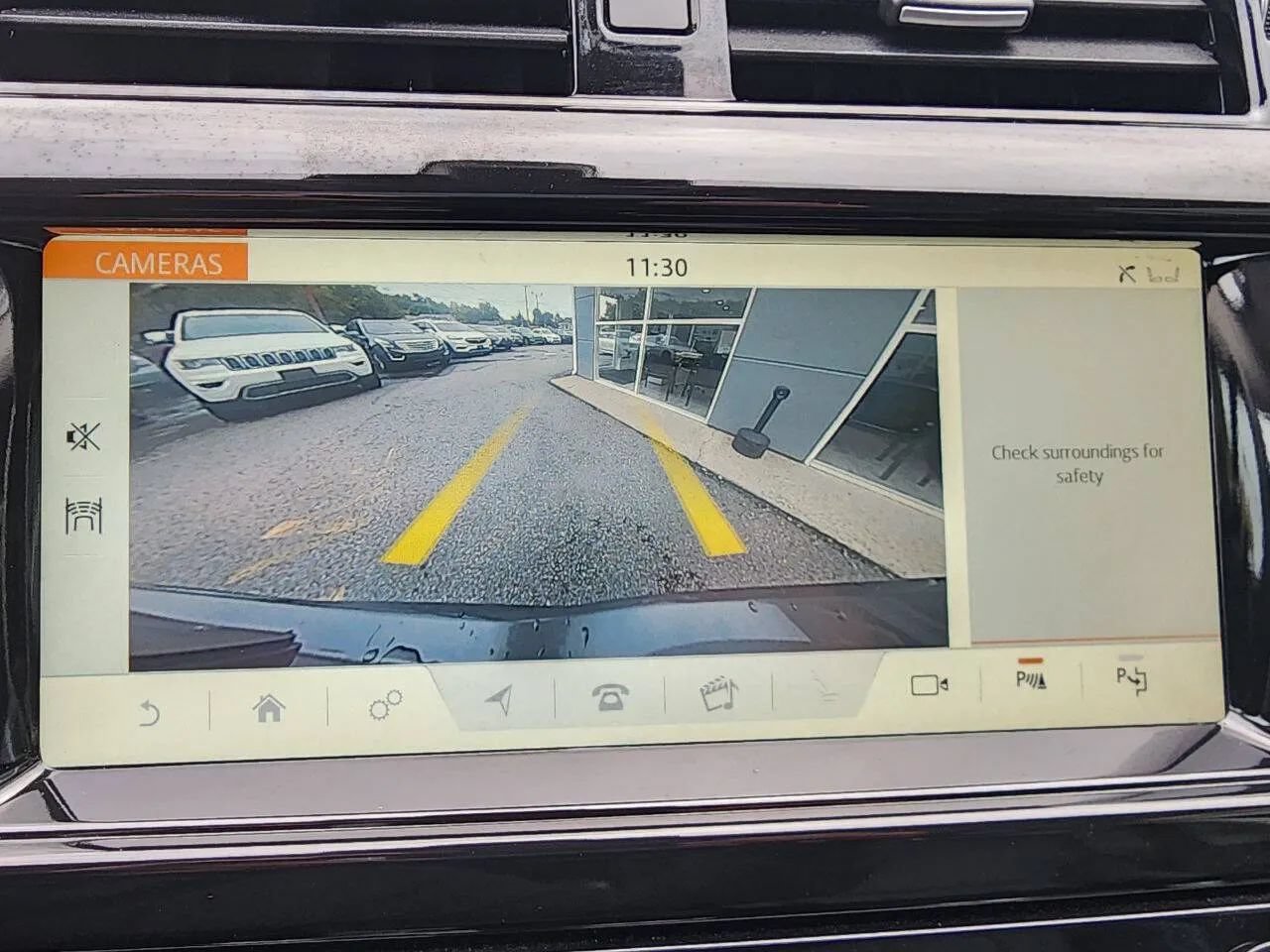 Used 2019 Land Rover Discovery HSE AWD/4WD image 25