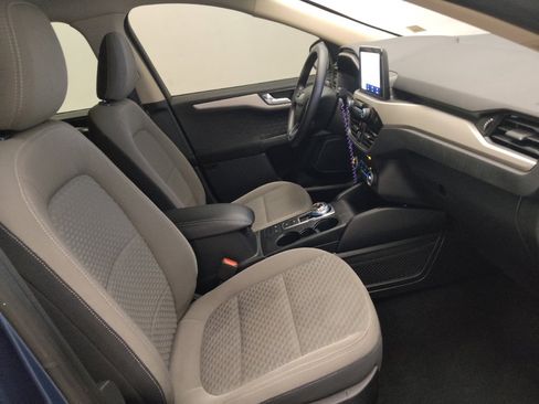 Used 2020 Ford Escape SE image 21