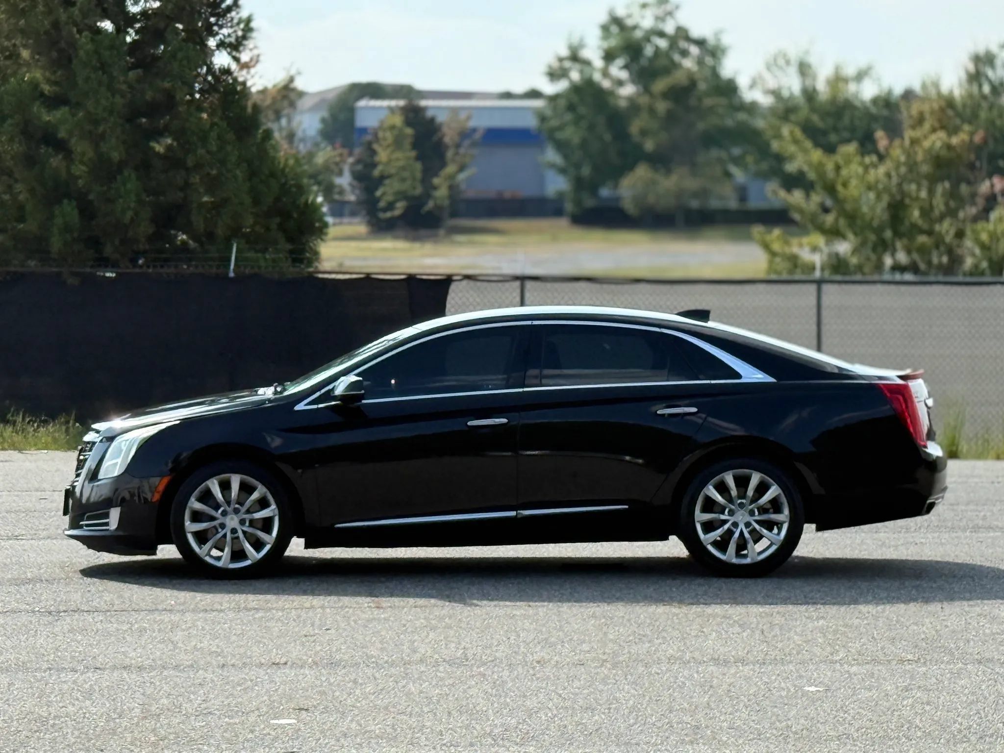 Used 2017 Cadillac XTS Luxury FWD image 8