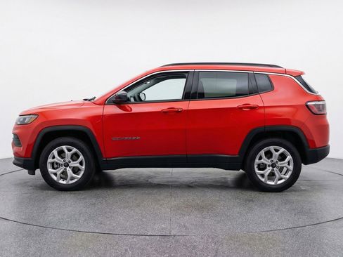 Used 2025 Jeep Compass Latitude image 5