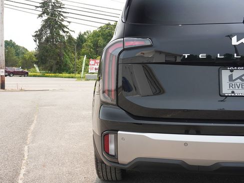 Used 2025 Kia Telluride EX FWD image 17