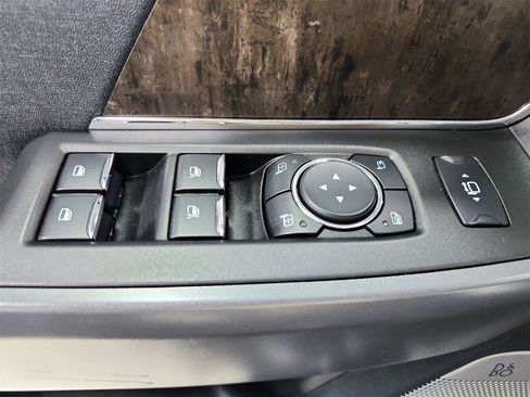 Used 2024 Ford F250 Lariat w/ Chrome Package image 39