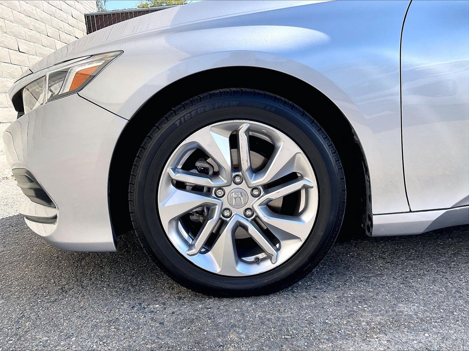 Used 2018 Honda Accord LX image 8