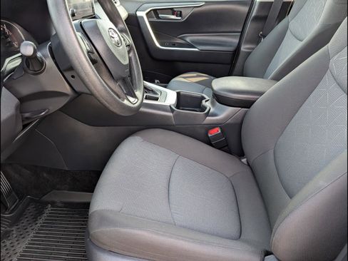 Used 2025 Toyota RAV4 XLE image 11