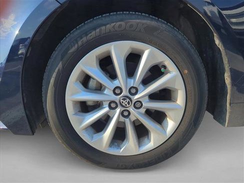 Used 2022 Toyota Corolla LE w/ LE Convenience Package image 9