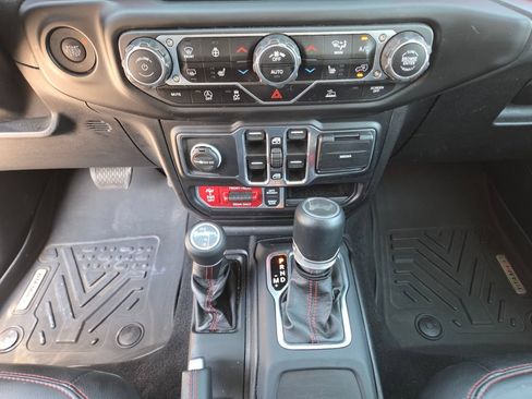 Certified 2021 Jeep Wrangler Unlimited Rubicon w/ Dual Top Group AWD/4WD image 31