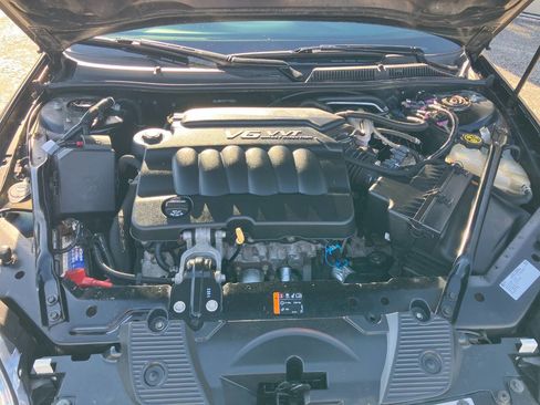 Used 2015 Chevrolet Impala LT w/ LT Sunroof Package image 23