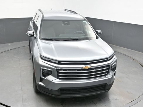 Used 2025 Chevrolet Traverse LT image 29