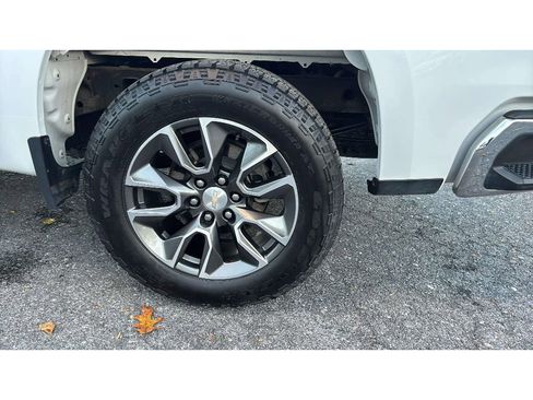 Used 2024 Chevrolet Silverado 1500 LT image 21