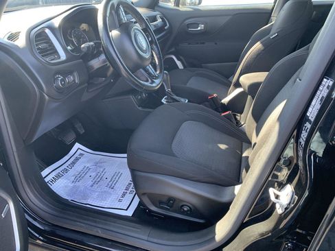 Used 2021 Jeep Renegade Latitude w/ Sun & Sound Group image 14