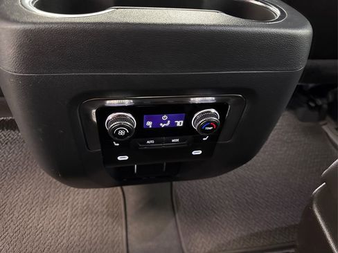 Used 2022 GMC Yukon Denali image 34