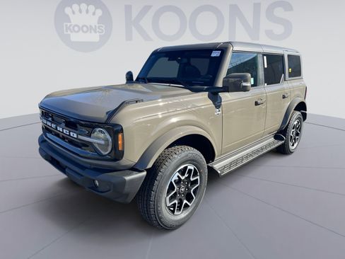 New 2025 Ford Bronco Outer Banks image 1
