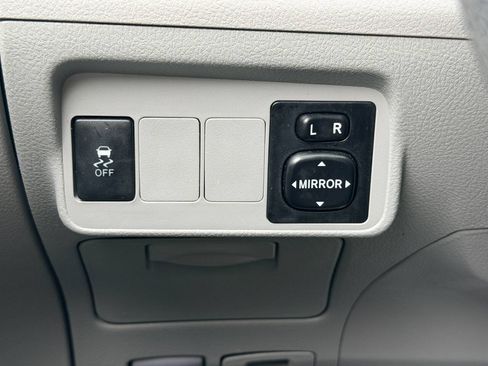 Used 2013 Toyota Corolla L FWD image 31