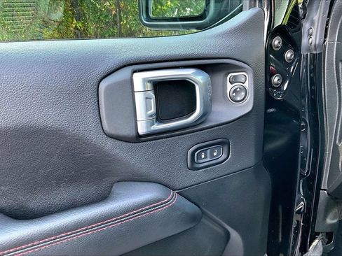 Used 2022 Jeep Wrangler Unlimited Rubicon w/ Steel Bumper Group AWD/4WD image 25