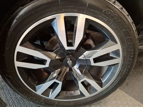 Used 2018 Chevrolet Tahoe LT AWD/4WD image 4