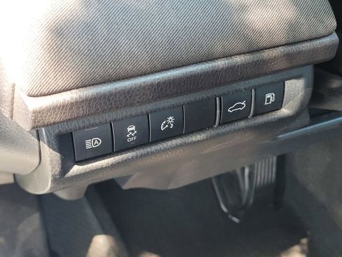 Used 2025 Toyota Camry LE image 17