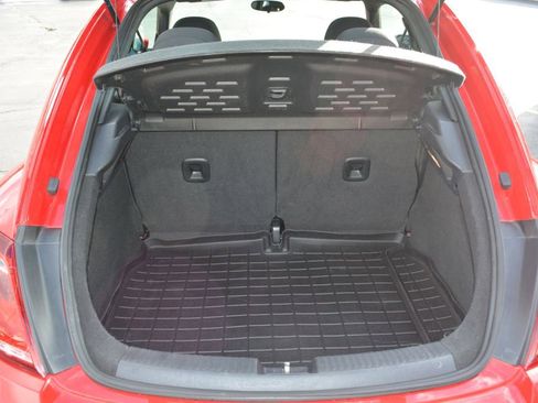 Used 2019 Volkswagen Beetle S image 10