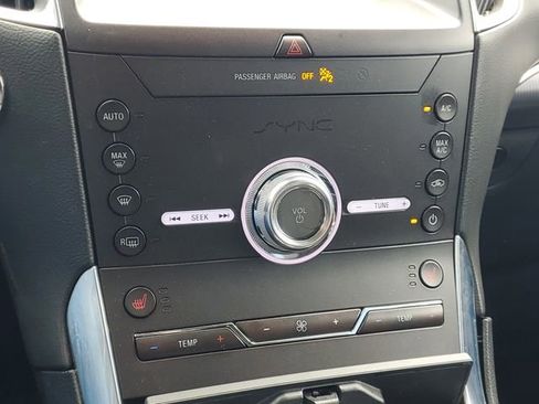 Used 2020 Ford Edge Titanium AWD/4WD image 27