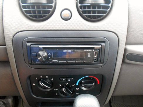 Used 2005 Jeep Liberty Sport image 16