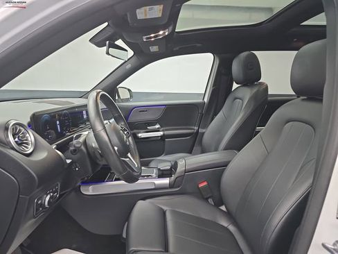 Used 2022 Mercedes-Benz GLB 250 4MATIC image 22