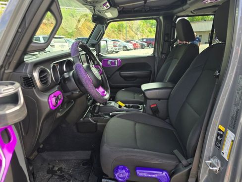 Used 2023 Jeep Wrangler Unlimited Sport AWD/4WD image 4