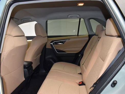 Used 2020 Toyota RAV4 XLE image 10