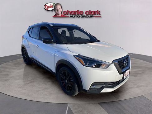 Used 2020 Nissan Kicks SR image 8