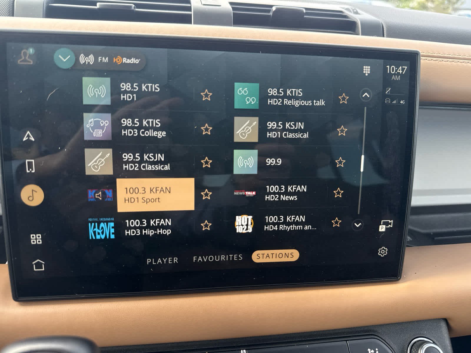 Certified 2025 Land Rover Defender 110 X-Dynamic SE AWD/4WD image 22