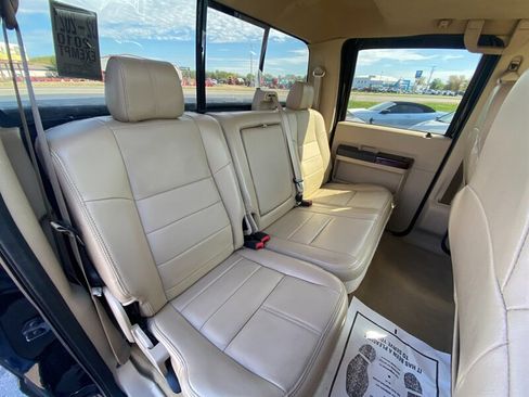 Used 2010 Ford F250 Lariat image 17