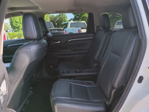 Used 2016 Toyota Highlander Limited FWD image 14