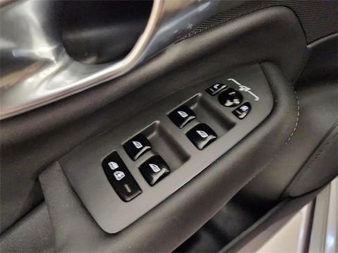 Used 2025 Volvo XC90 B6 Plus image 23