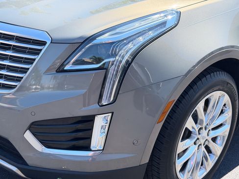 Used 2018 Cadillac XT5 Platinum w/ Driver Assist Package AWD/4WD image 8