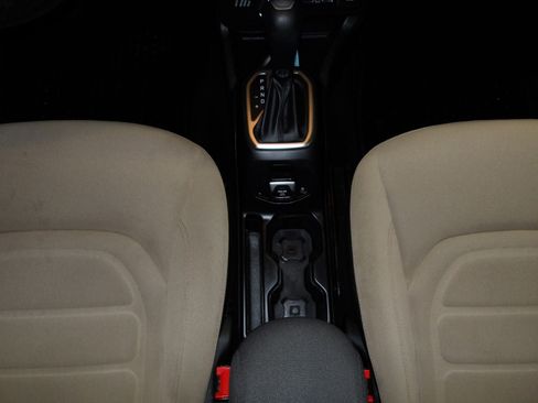 Used 2018 Jeep Renegade Latitude w/ Cold Weather Group AWD/4WD image 13