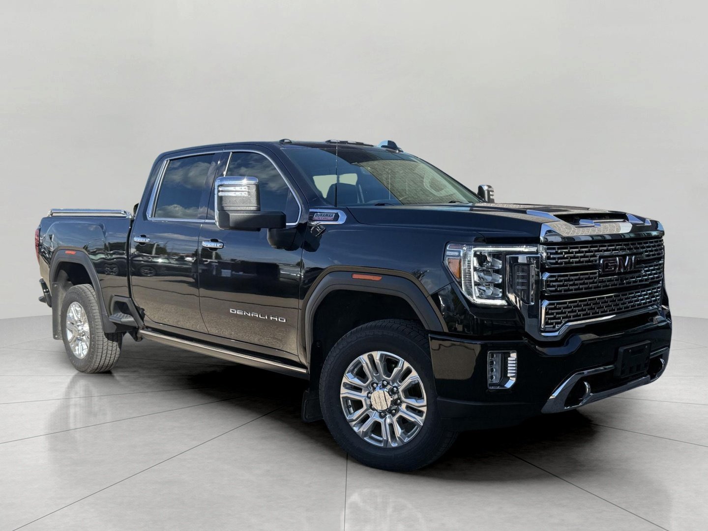 Used 2023 GMC Sierra 3500 Denali w/ Denali Black Diamond Edition AWD/4WD image 1
