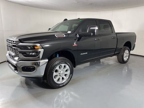 New 2025 RAM 2500 Big Horn AWD/4WD image 4