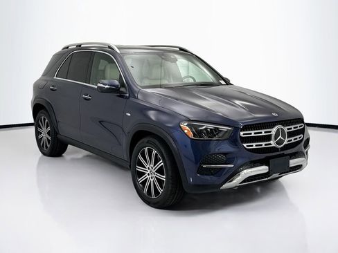 Used 2025 Mercedes-Benz GLE 450e 4MATIC image 3