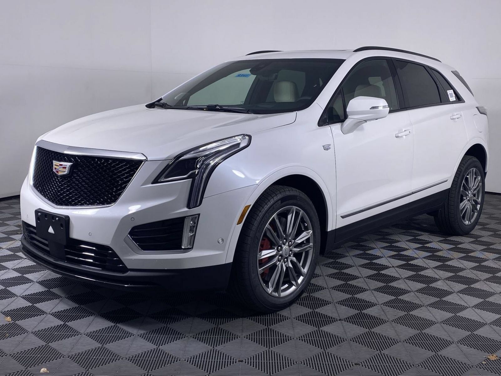 New 2026 Cadillac XT5 Sportv w/ LPO, Floor Liner Package AWD/4WD image 19