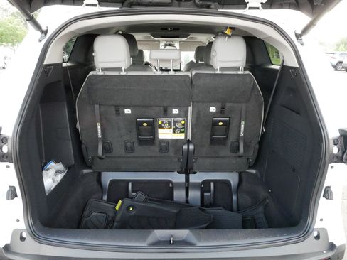 Certified 2025 Toyota Sienna XLE w/ XLE Plus Package AWD/4WD image 18