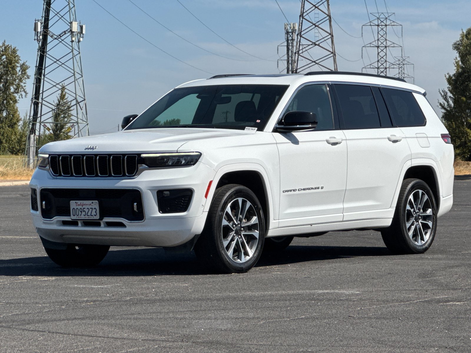 Used 2024 Jeep Grand Cherokee L Overland w/ Trailer Tow Package AWD/4WD image 8