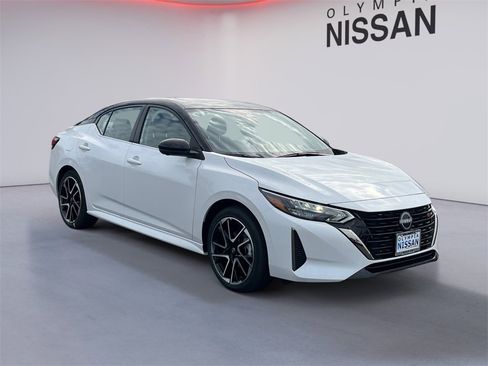 New 2025 Nissan Sentra SR w/ SR Premium Package image 7