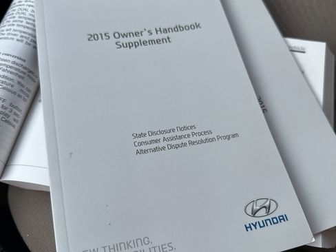 Used 2015 Hyundai Elantra SE image 39