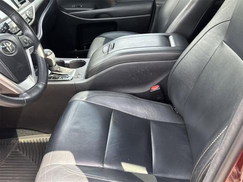 Used 2015 Toyota Highlander XLE AWD/4WD image 11