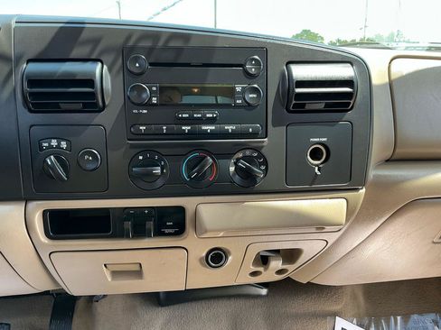 Used 2007 Ford F250 XL AWD/4WD image 16