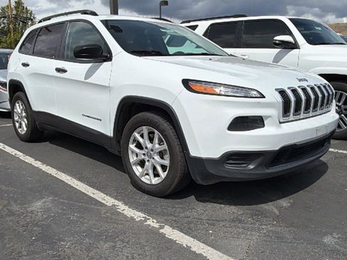 Used 2016 Jeep Cherokee Sport image 1