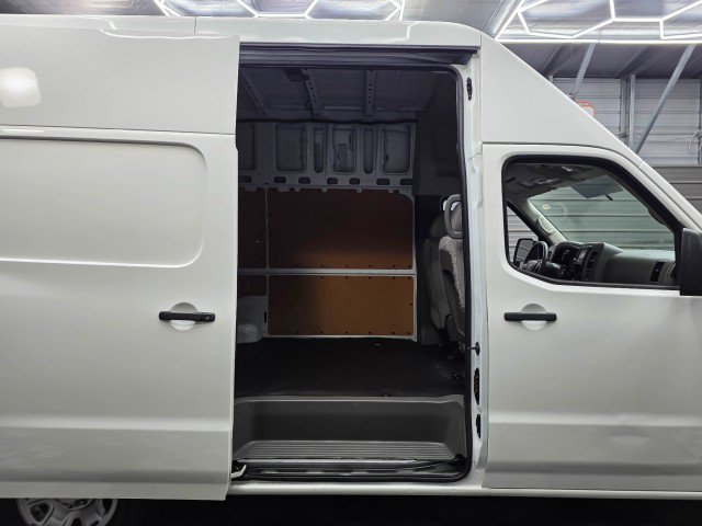 Used 2019 Nissan NV 2500 SV RWD image 11