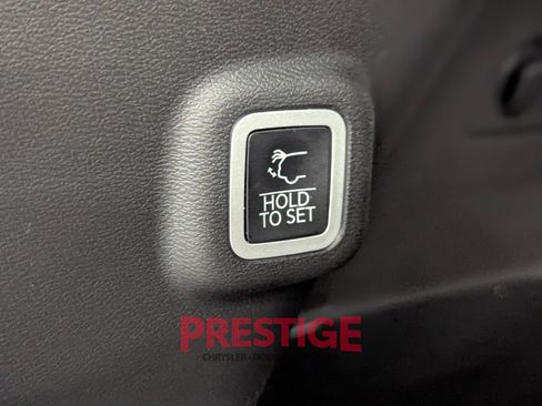 Used 2026 Jeep Cherokee Overland AWD/4WD image 9